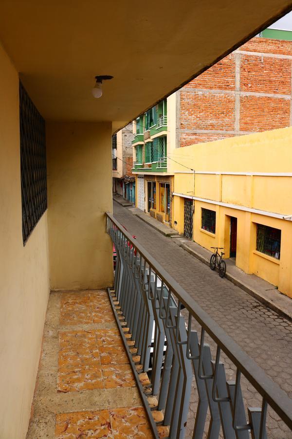 Hospedaje Los Ponchos โอตาวาโล ภายนอก รูปภาพ