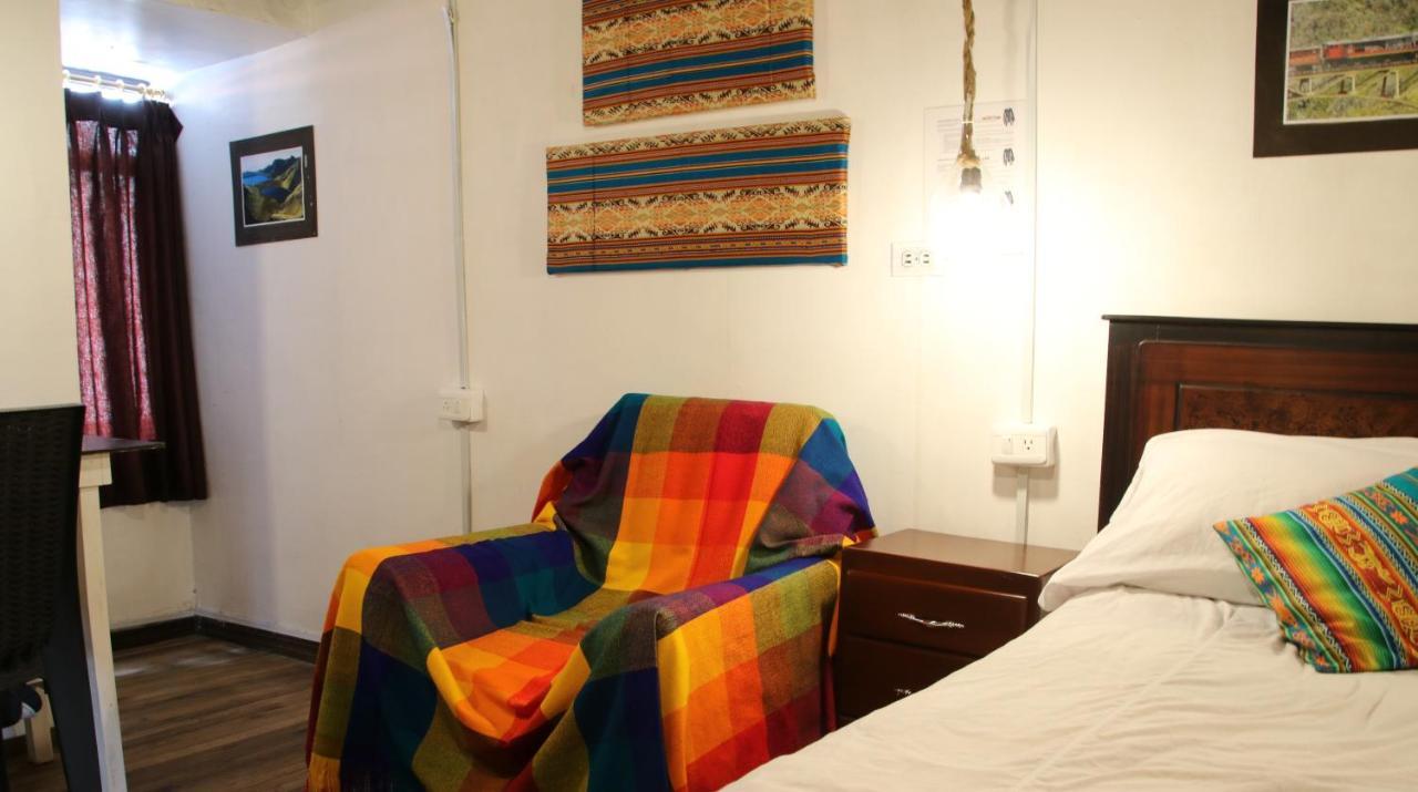 Hospedaje Los Ponchos โอตาวาโล ภายนอก รูปภาพ