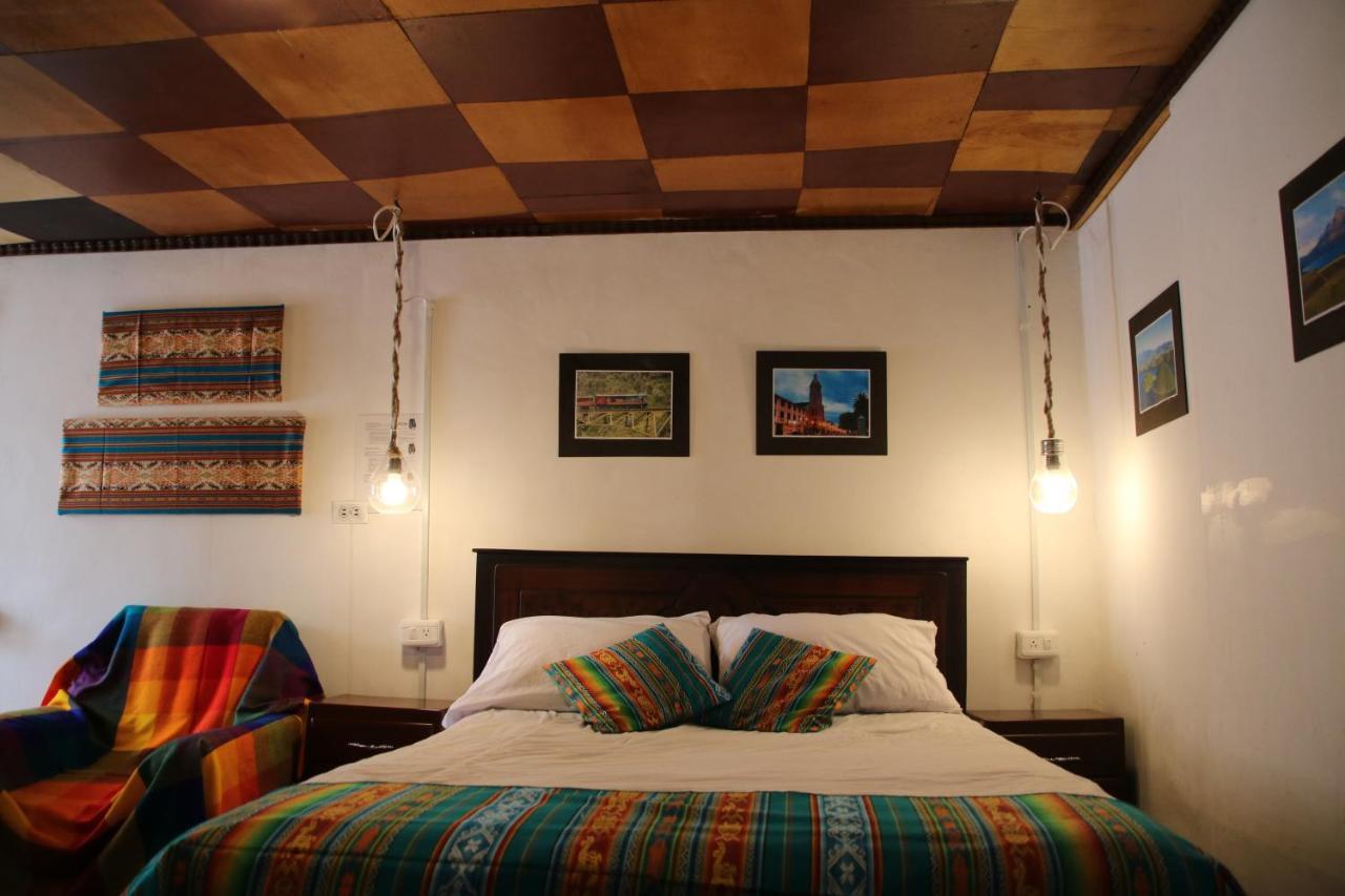 Hospedaje Los Ponchos โอตาวาโล ภายนอก รูปภาพ