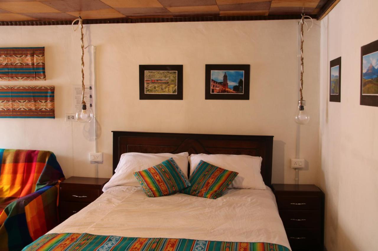 Hospedaje Los Ponchos โอตาวาโล ภายนอก รูปภาพ
