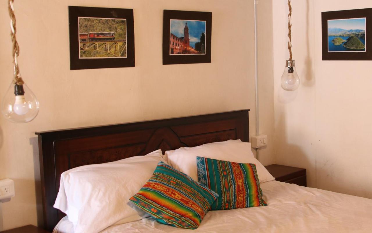 Hospedaje Los Ponchos โอตาวาโล ภายนอก รูปภาพ